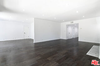 Photo - 853 Le Doux Rd