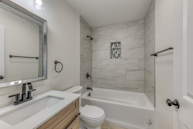Photo - 107 Bettie St
