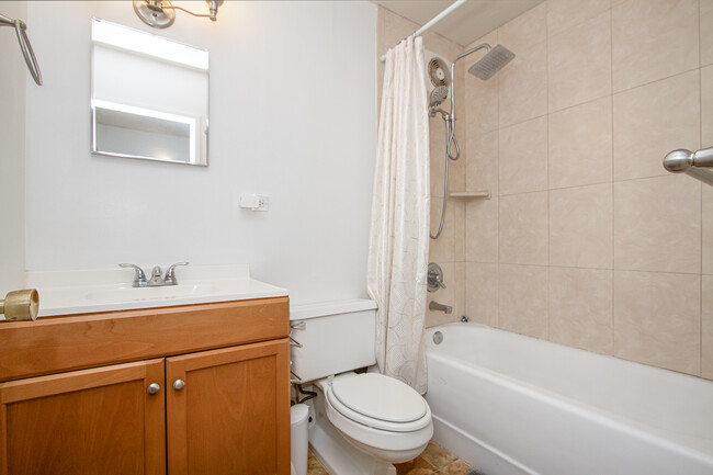 Photo - 46-270-270 Kahuhipa St