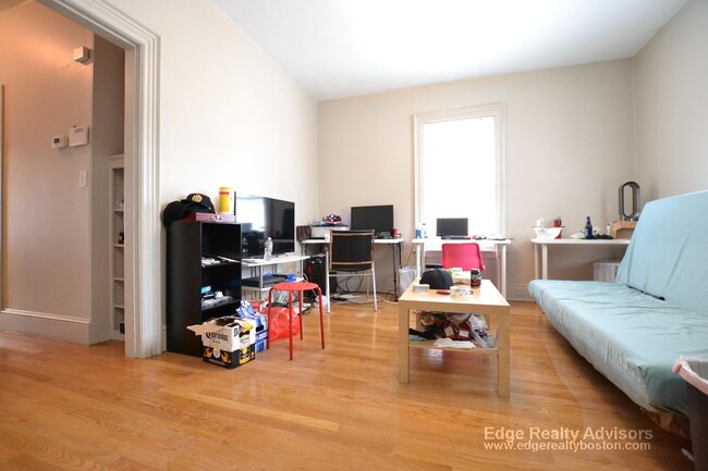 Photo - 20 Greylock Rd