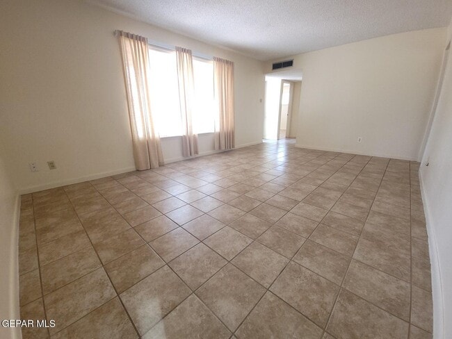 Photo - 240 Ferrari Ct