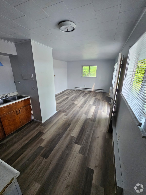Building Photo - 1109 N State St Rental
