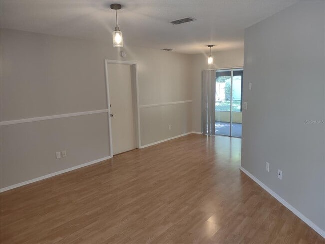 Photo - 11117 Upton St