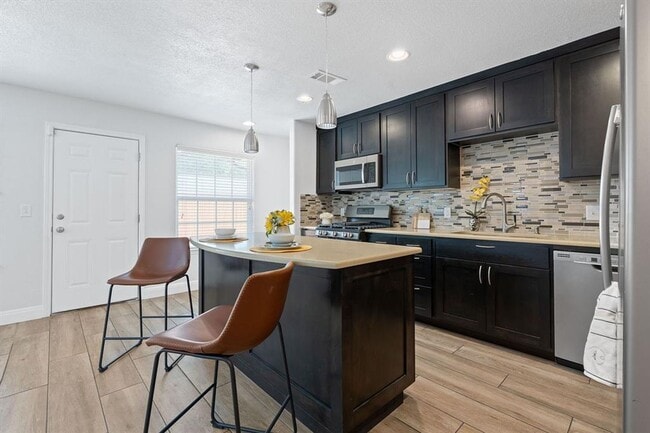Photo - 6001 Jain Ln Unidad A