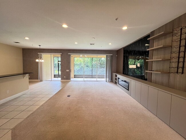 Photo - Great townhouse - available now!