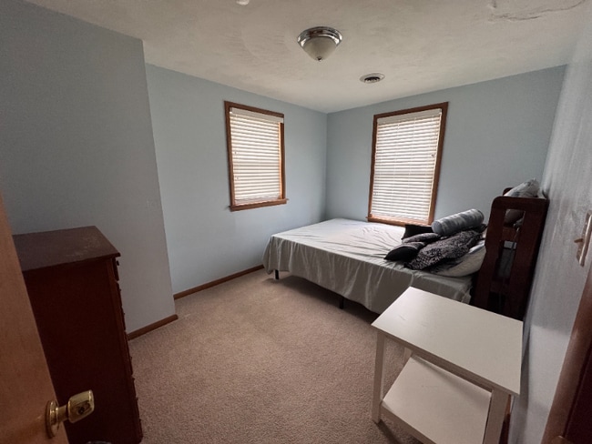 Building Photo - 120 S Washington St Rental