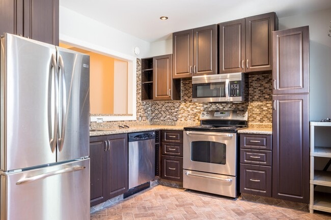 Photo - 665 Rathgar Ave