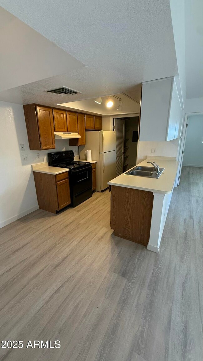 Building Photo - 520 N Stapley Dr Unit 253