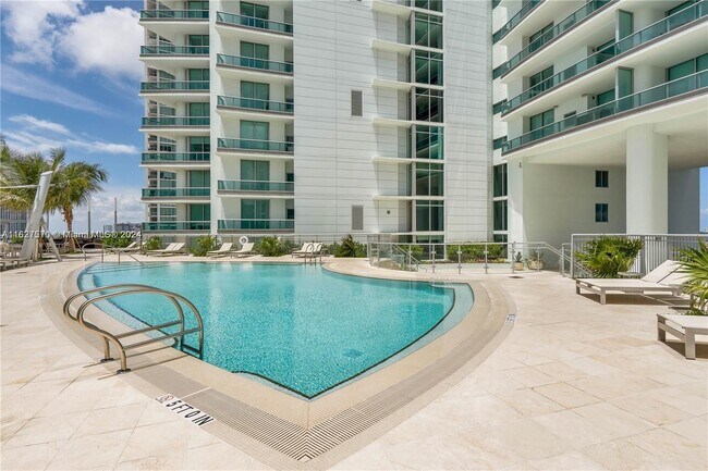 Photo - 900 Biscayne Blvd