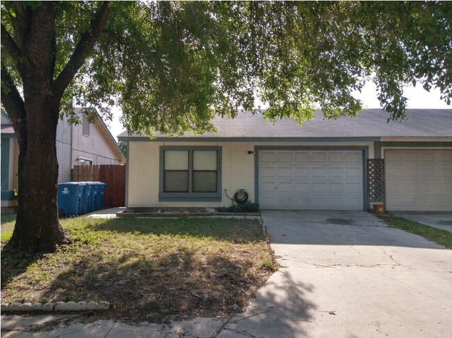 Photo - 2527 Corian Glen Dr Townhome