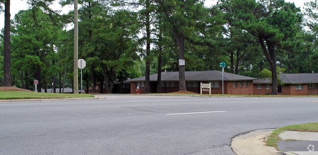 Raleigh Club Apartments