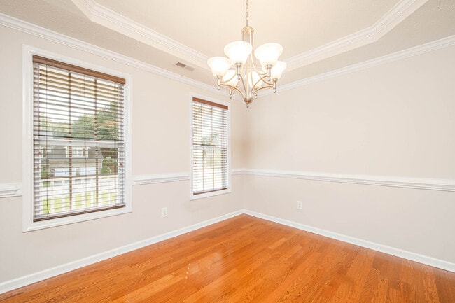 Photo - 355 Lockwood Dr