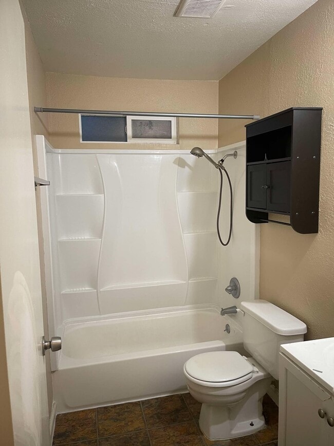 Photo - 1364 Hobart Dr Apartments Unit #A