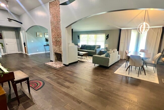 Sala de estar / Comedor - 4531 Embry Rd