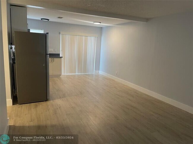 Photo - 780 NE 46th Ct