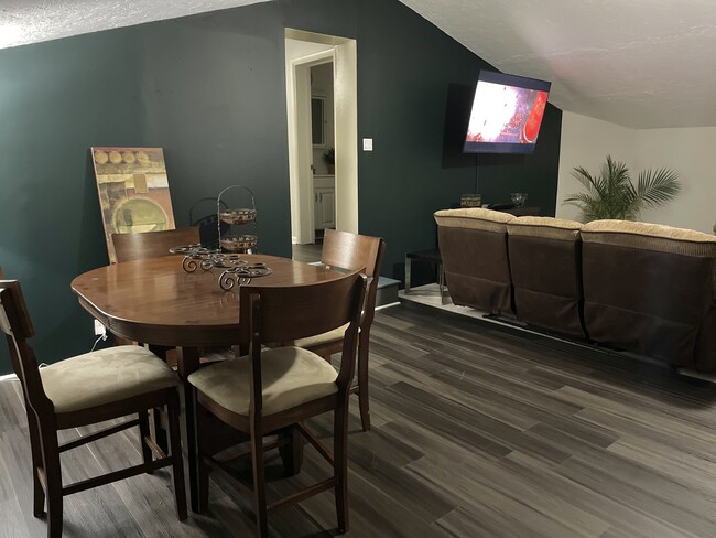 Photo - 1954 E 123rd St