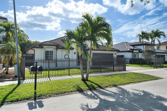 Photo - 1581 SW 155th Ct