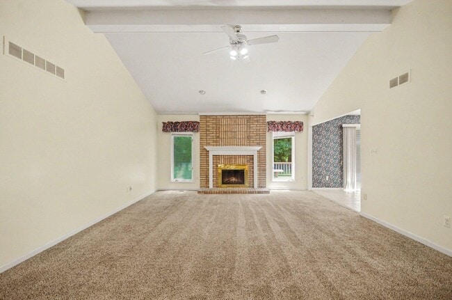 Photo - 456 Essex Dr