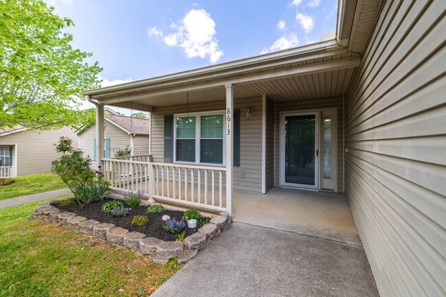 Photo - 8613 Little Field Way