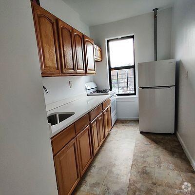 Building Photo - 2 bedroom in Bronx NY 10471 Unit 5A Rental