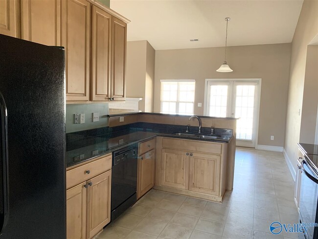 Photo - 115 E Crest Way