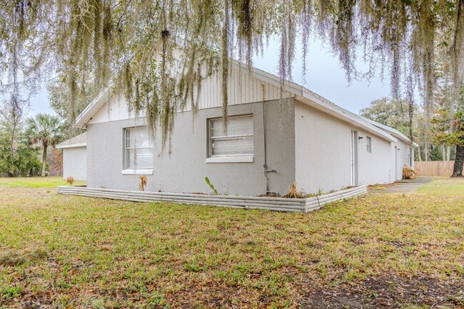 Building Photo - 129 W Church St Unit 1