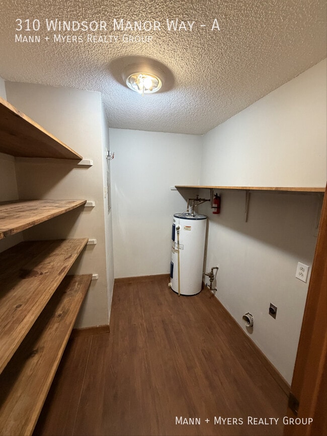 Photo - 310 Windsor Manor Way Unit A