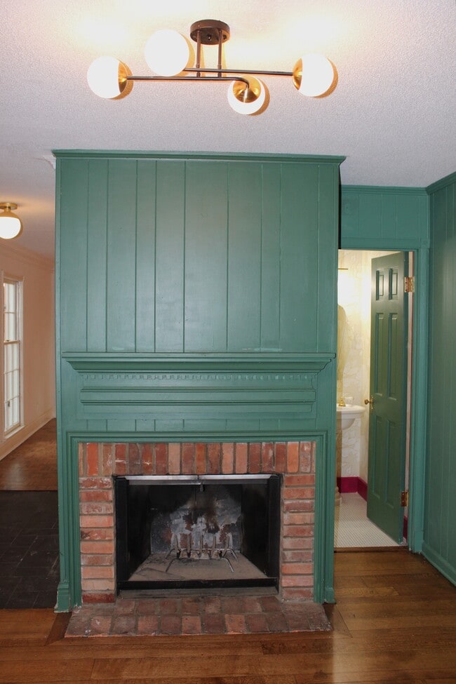 Photo - 1589 York Ave