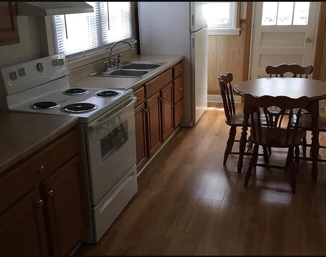 Building Photo - 15 S 2nd St Unit B