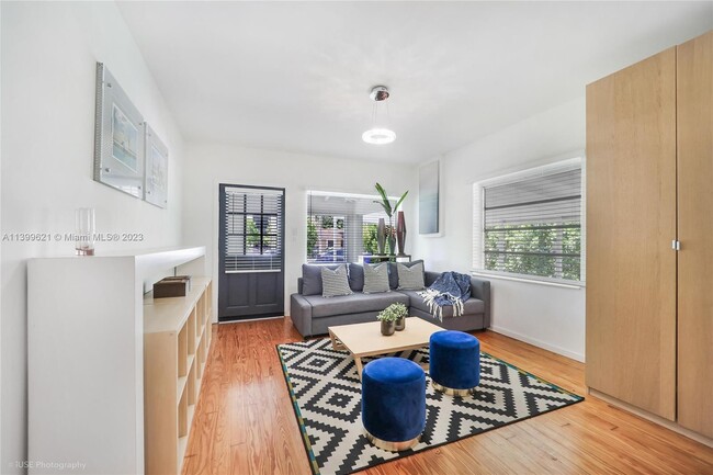 Photo - 3655 Oak Ave