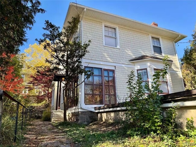 Building Photo - 608 Ackerman Ave