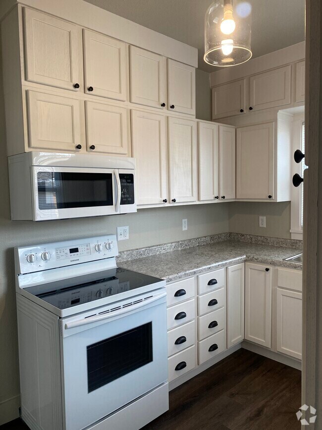 Building Photo - 105 Tanager Unit 3 Rental