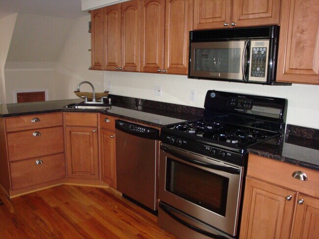 Photo - 2521 Foster Ave