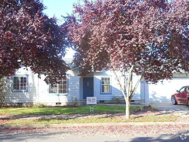 Building Photo - New paint & fencing Rental