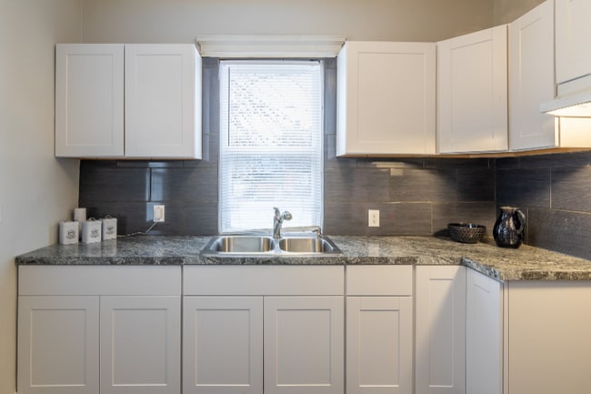 Photo - 612 Clairmount Ave House