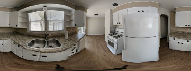 Photo - 1207 Townline Ave