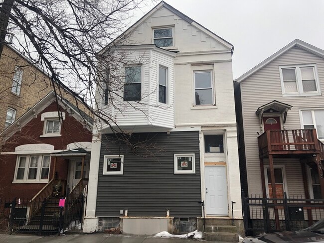 Photo - 2020 S Washtenaw Ave Apartments Unit 2R