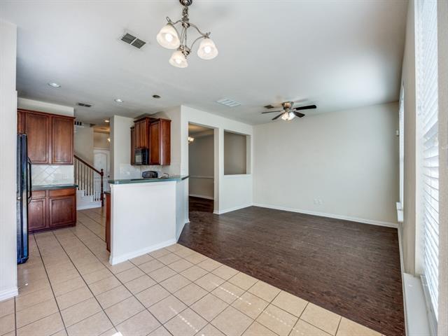 Photo - 628 Gray Stone Ln