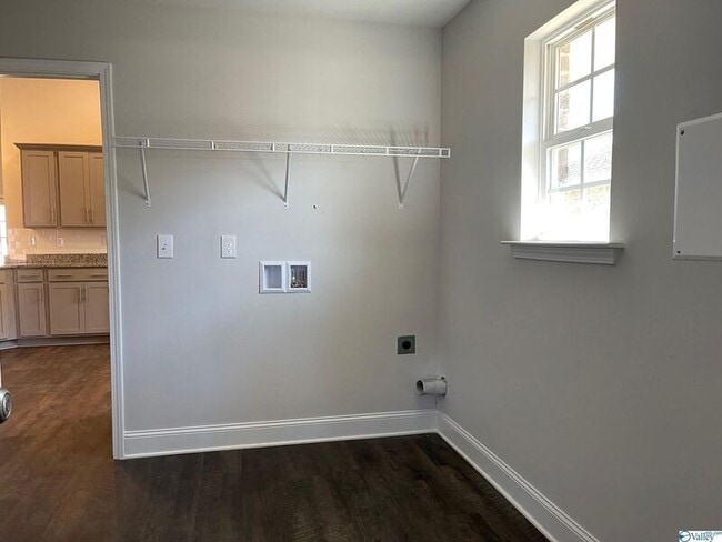 Photo - 197 Abercorn Dr