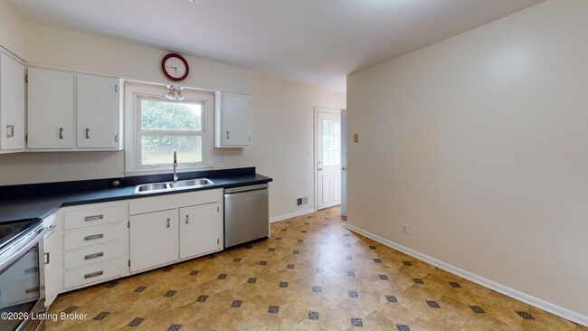 Photo - 707 Dorsey Way
