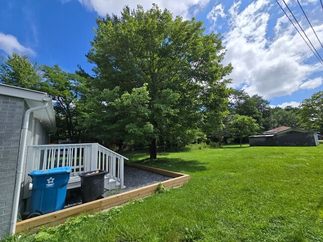 Photo - Cute Meadowview Bungalow; 3/1.5 Right in T...