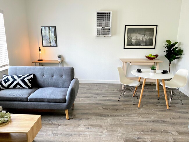 Photo - 445 40th St Unidad 1