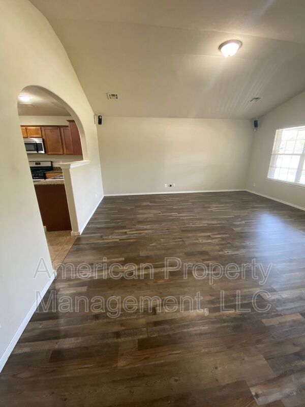 Photo - 4113 W 105th St S