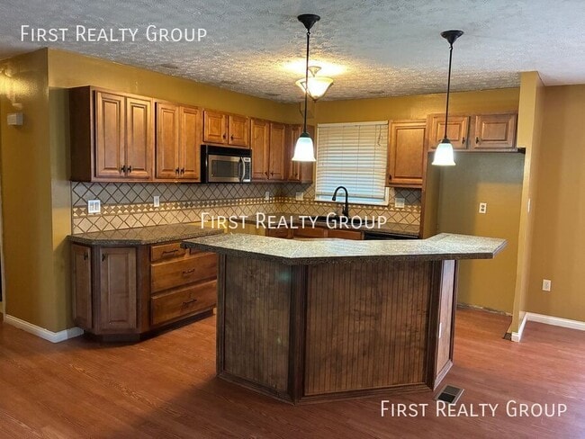 Photo - 37 W Lytle-Five Points Rd