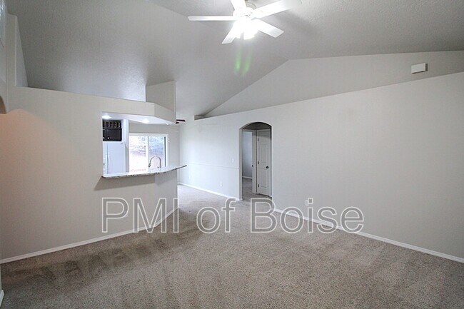 Photo - 3300 N Elmstone Ave