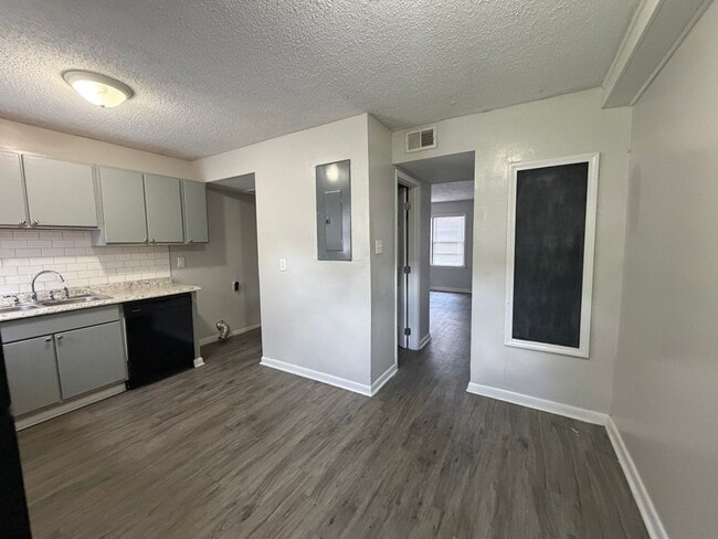 Photo - 131 Wall St Unit 115