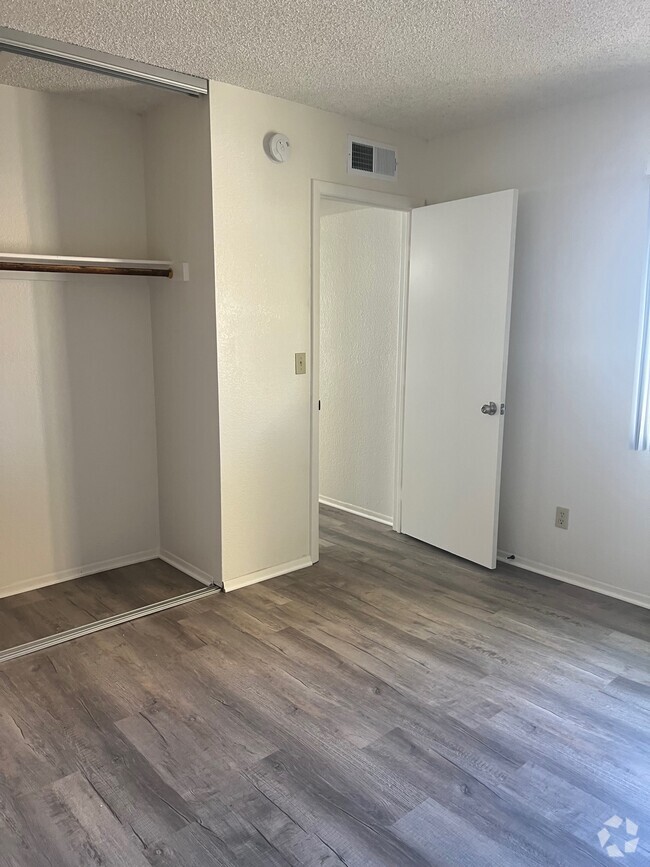 Building Photo - 8257 W Santa Cruz Blvd Unit 3 Rental