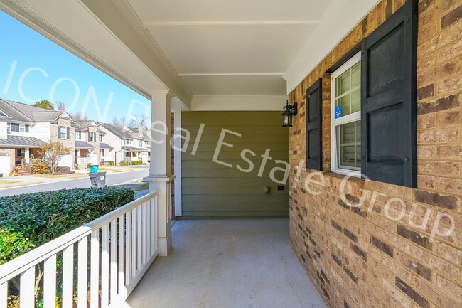 Photo - 2/2.5 end unit townhome in Woodstock