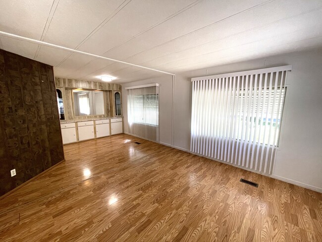 Photo - 9390 Lott Rd