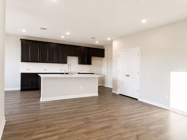 Photo - 2441 Danbury Ln
